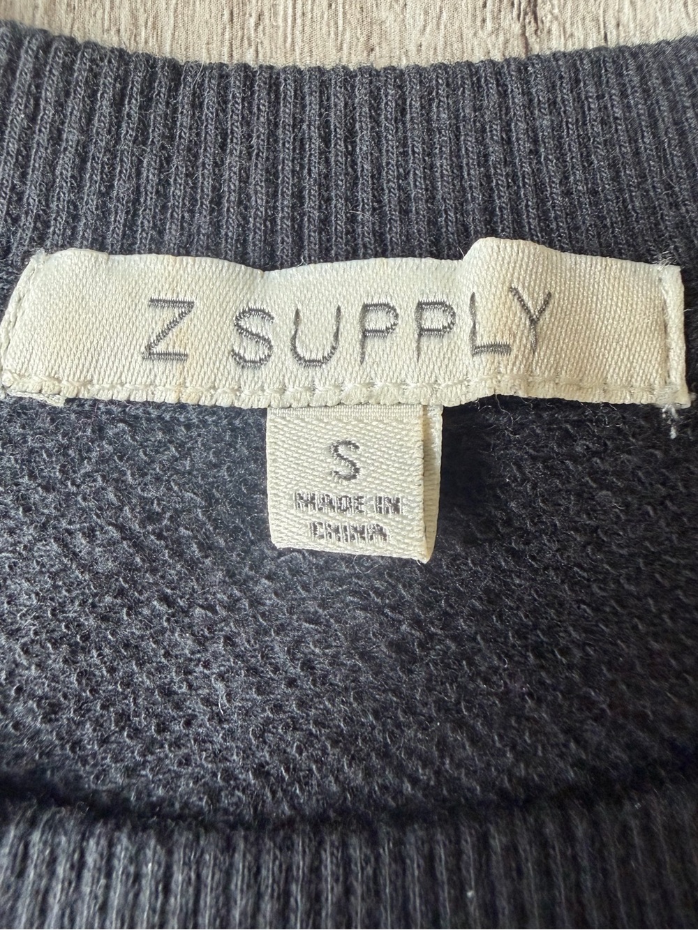 Z Supply Black Women's Raglan Puffed Long-Sleeve Sweatshirt - Picture 2 of 7